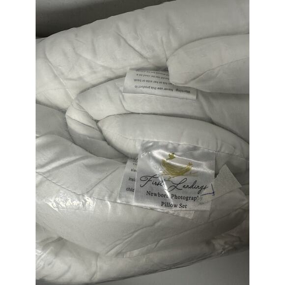 First Landings Premium Newborn Photography Cotton 4 Piece White Pillow Set - Picture 3 of 3